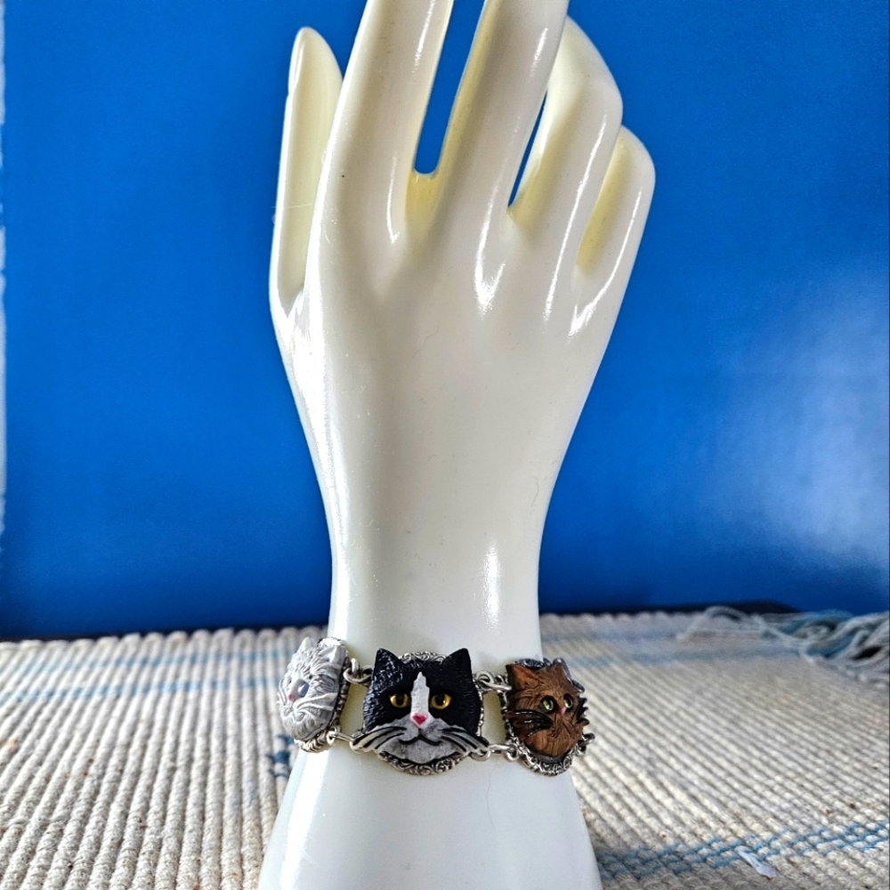 Cat bracelet